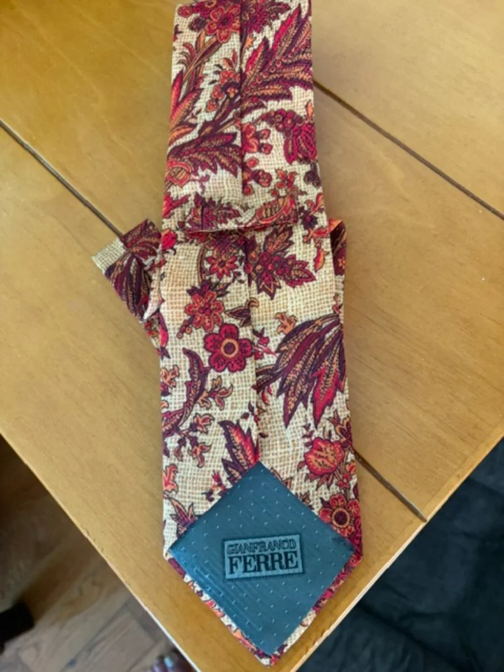 Gianfranco Ferre vintage neckwear 55% silk/45% linen